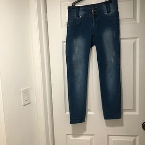 Isabela jeans for women, size 7, blue.